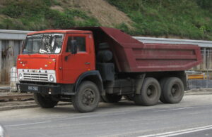 Kamaz_truck_on_Armii_Krajowej_street_in_Kraków